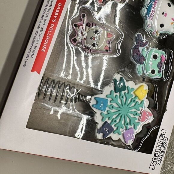 2023 Hallmark Dreamworks Gabby's Dollhouse Mini Christmas Tree Topper Ornaments - Picture 3 of 5